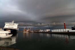 Mooie shelf cloud wolken boven Amstelveen en IJmuiden