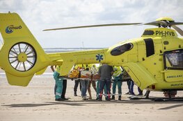 Zwemmer gereanimeerd op het strand van IJmuiden