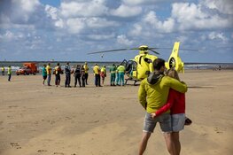 Zwemmer gereanimeerd op het strand van IJmuiden