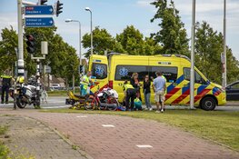Bromfietser geschept in Velserbroek, veroorzaker rijdt door