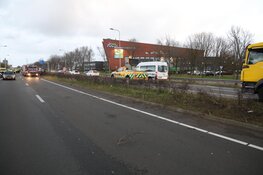 Zwaargewonde bij fors ongeval N208 bij Velserbroek: weg afgesloten