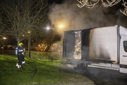 Vrachtwagen in brand in Velserbroek