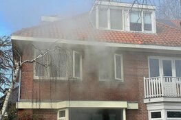 Veel rookontwikkeling bij woningbrand in Santpoort