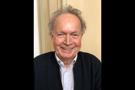 Velsen viert Coming Out Day 2021 met theatrale talkshow en gastheer Paul Haenen