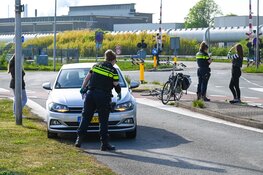 Fietsster gewond bij aanrijding met auto in Velsen-Noord