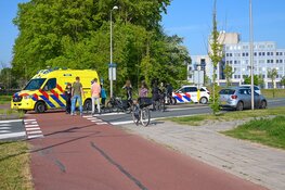 Fietsster gewond bij aanrijding met auto in Velsen-Noord