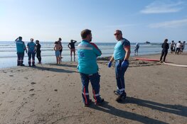 Vermiste zwemmer na grote zoekactie uit zee gered bij Velsen-Noord