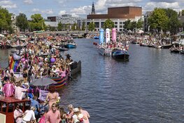 Canal Parade Pride Amsterdam in volle gang (fotoalbum)