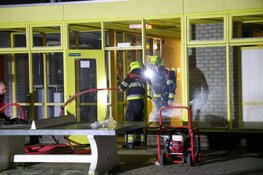 Brand op dak van basisschool in Velserbroek