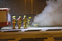 Porsche uitgebrand op parkeerterrein in Velsen-Noord