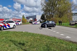 Botsing in Velsen-Noord, bestuurder meegenomen door politie