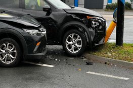 Botsing tussen twee auto`s in Velserbroek