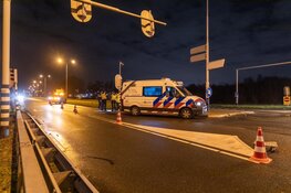 Twee gewonden bij ernstig ongeval Velsen-Zuid, automobilisten lappen afzetting aan hun laars