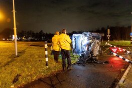Twee gewonden bij ernstig ongeval Velsen-Zuid, automobilisten lappen afzetting aan hun laars