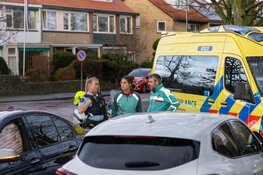 Twee auto's tegen elkaar in Driehuis