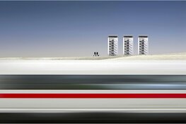 Expositie Het Nieuwe Leven 13 kunstenaars geven hun visie op Het Nieuwe Leven in het Raadhuis voor de Kunst in Oud-Velsen