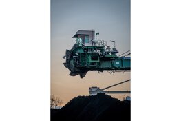 Expositie Het Nieuwe Leven 13 kunstenaars geven hun visie op Het Nieuwe Leven in het Raadhuis voor de Kunst in Oud-Velsen