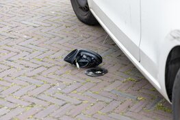 Automobiliste raakt geparkeerde auto's en wordt aangehouden