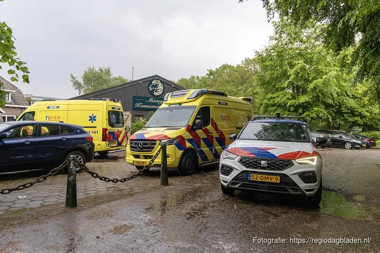 Meisje gewond na val van paard in Santpoort-Noord