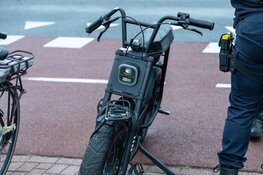 Fatbike met meisjes erop aangereden in IJmuiden