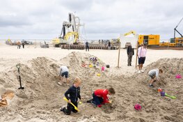 Geslaagde Dag van de Bouw op strand Velsen in teken van aansluiting 'wind op zee' door TenneT