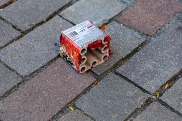 Ruit van Hema in IJmuiden gesneuveld door zwaar vuurwerk