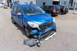 Botsing op 3e Havenstraat in IJmuiden