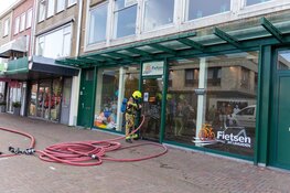 Grote brand bij fietsenwinkel in IJmuiden