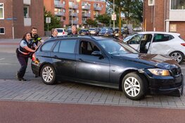 Botsing in IJmuiden met twee auto's, één gewonde