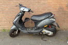 Gewonde bij botsing met scooter in IJmuiden