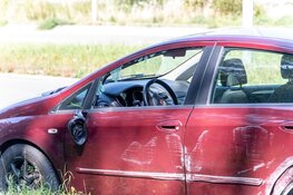 Automobilist krijgt eenzijdig ongeluk in Velsen-Zuid