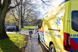 Fietser aangereden op rotonde in IJmuiden