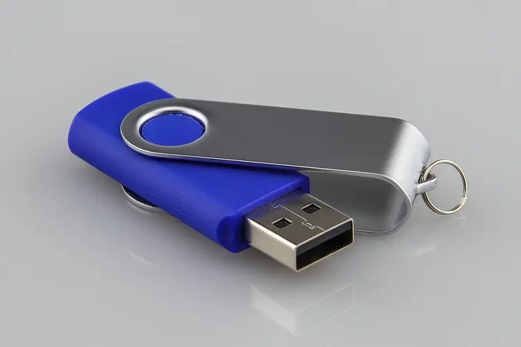 Bedrukte USB-sticks als slim relatiegeschenk: Wat je moet weten