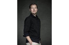 Ellen Heijmerikx in gesprek met Daan Dekker bij Bibliotheek Velsen