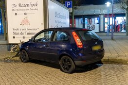 Automobilist rijdt tegen bloemenwagen en wordt aangehouden