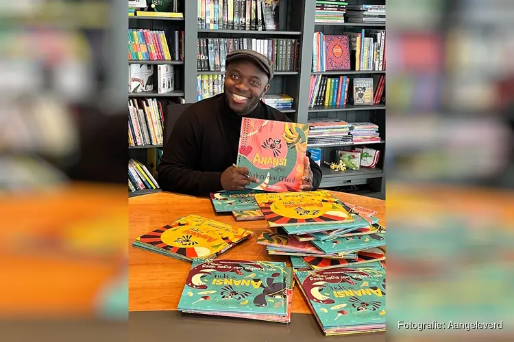 Schrijver Iven Cudogham bezoekt Bibliotheek Velsen