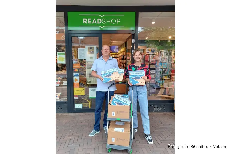 113 keer dank: Readshopklanten doneren prentenboeken aan de VoorleesExpress Velsen