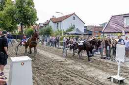 266e Kortebaandraverij in Santpoort trekt zoals ieder jaar weer veel toeschouwers