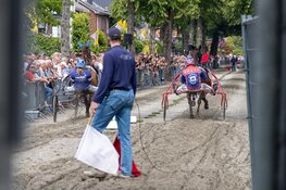 266e Kortebaandraverij in Santpoort trekt zoals ieder jaar weer veel toeschouwers