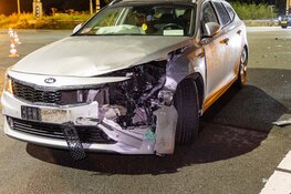 Flinke schade bij ongeval tussen twee personenauto’s in Velsen-Noord