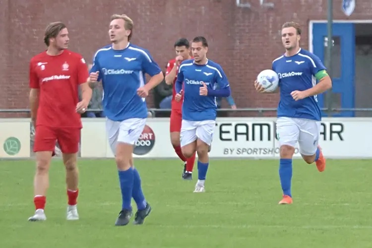 Stormvogels in slotfase naast Argon