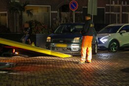 Autowiel afgebroken na aanrijding tussen twee personenauto's