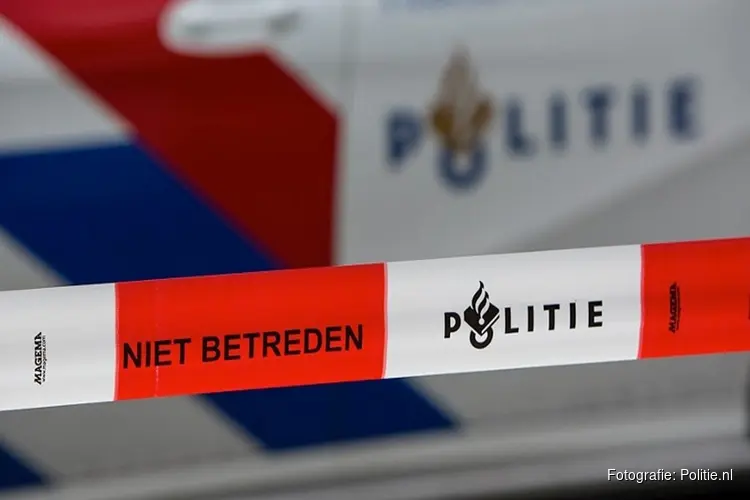 Politie doet onderzoek naar overleden persoon in Noordzeekanaal