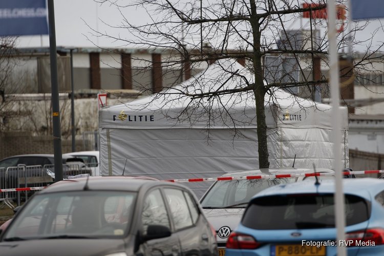 Overleden persoon aangetroffen in water Handelskade Beverwijk