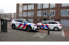 Motorrijder botst tegen muur in Velsen-Noord