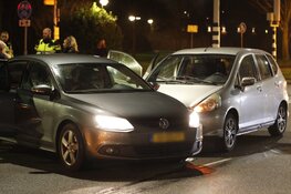 Schade na ongeval met twee auto's in Velsen-Zuid