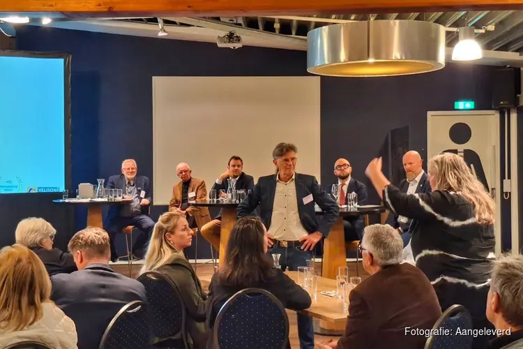 Politiek Café over woningbouw in Velsen brengt politiek en corporaties nader tot elkaar