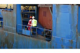 Vier verstekelingen van Liberiaans schip gehaald in haven van IJmuiden
