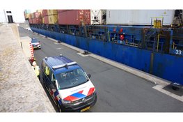 Vier verstekelingen van Liberiaans schip gehaald in haven van IJmuiden