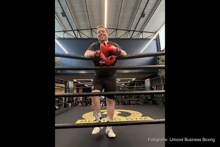 Deelnemers aan IJmond Business Boxing: ,,Het is die bekende stok achter de deur om gezond bezig te blijven.’’